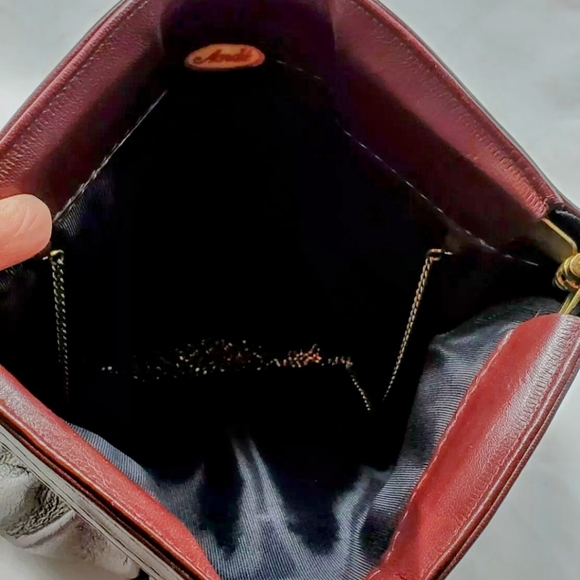 Vintage Ande' Burgandy Clutch Handbag Gold Chain S - Picture 4 of 5